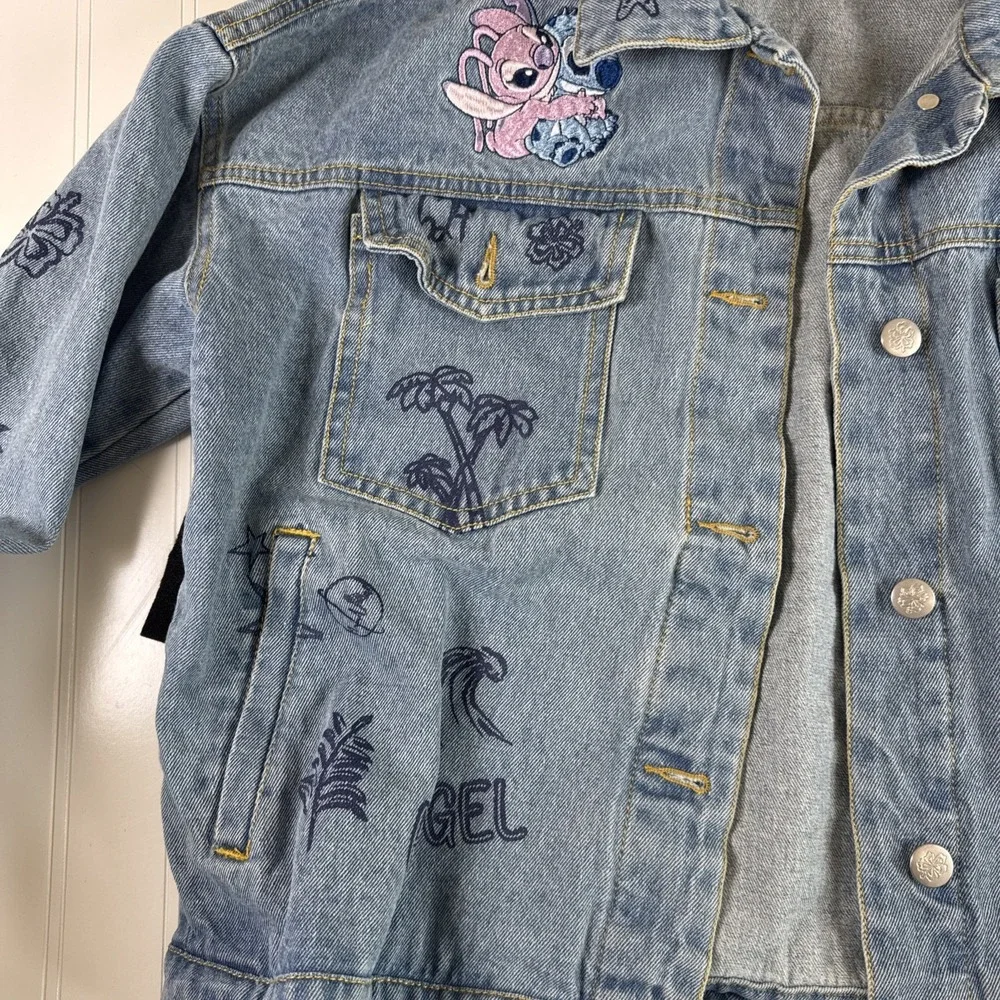 Disney Stitch 626 Jean Jacket Juniors Size S(3-5)‎ Light Wash Embroidered Prints